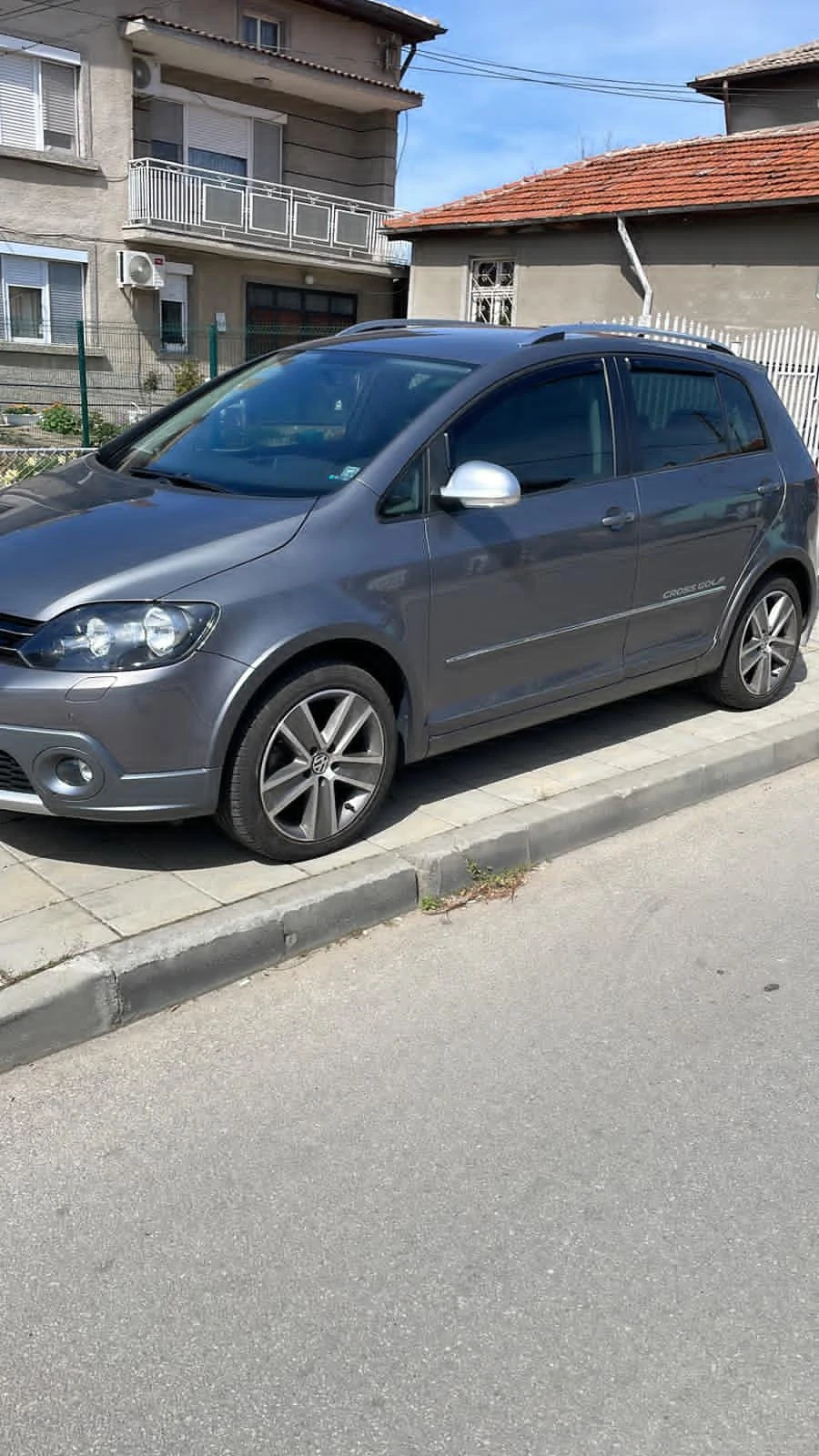VW Golf Plus Cross, снимка 13 - Автомобили и джипове - 54429911