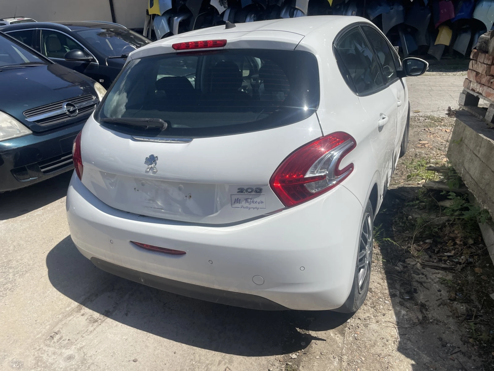 Peugeot 208 1.4 E HDI, снимка 4 - Автомобили и джипове - 54691065