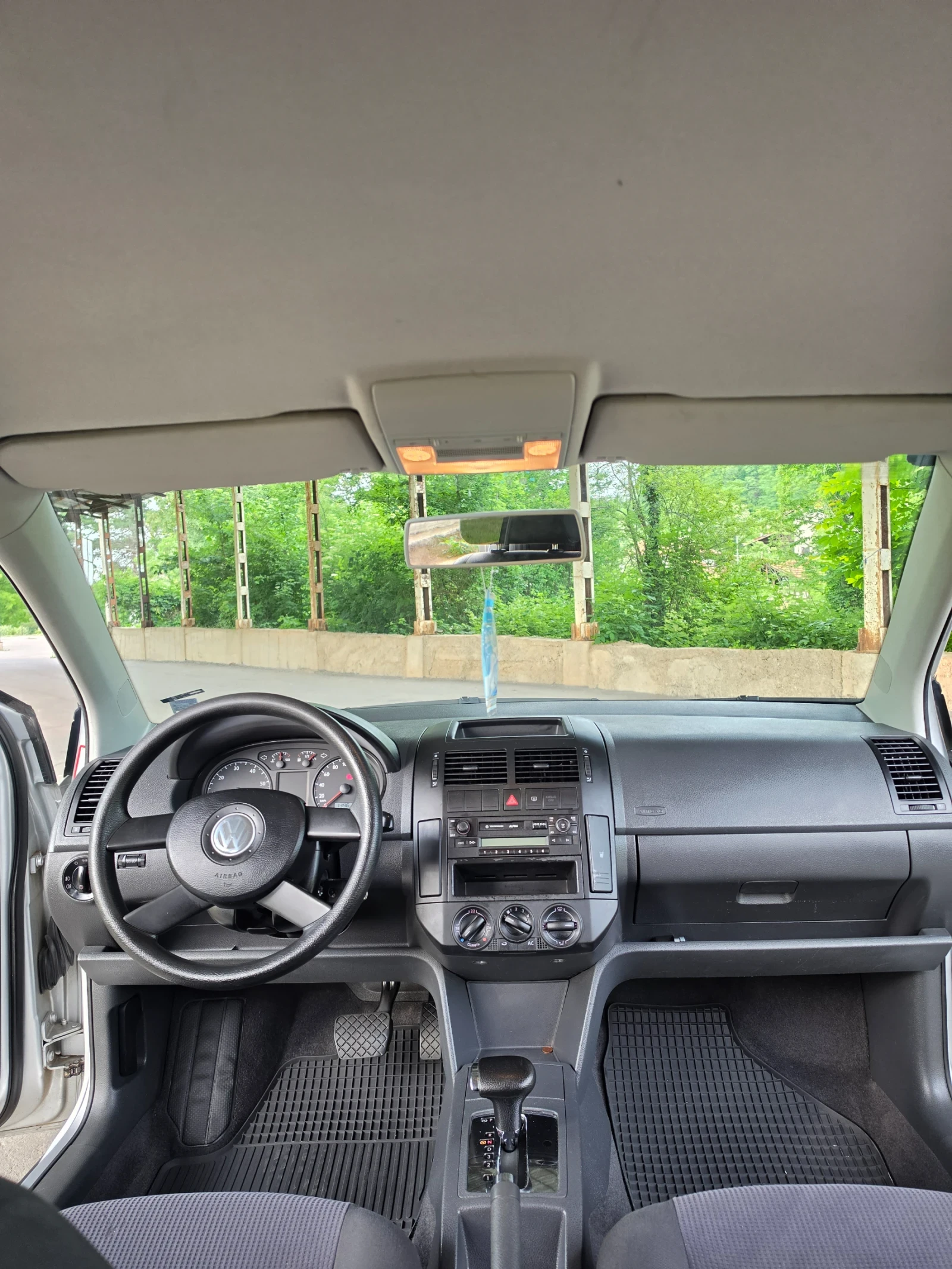 VW Polo 1.4 75 avtomat , снимка 17 - Автомобили и джипове - 54729609