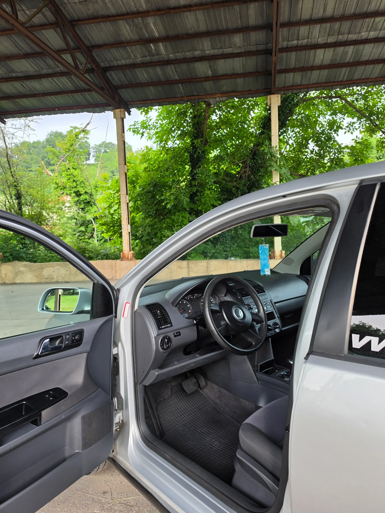 VW Polo 1.4 75 avtomat , снимка 11 - Автомобили и джипове - 54729609