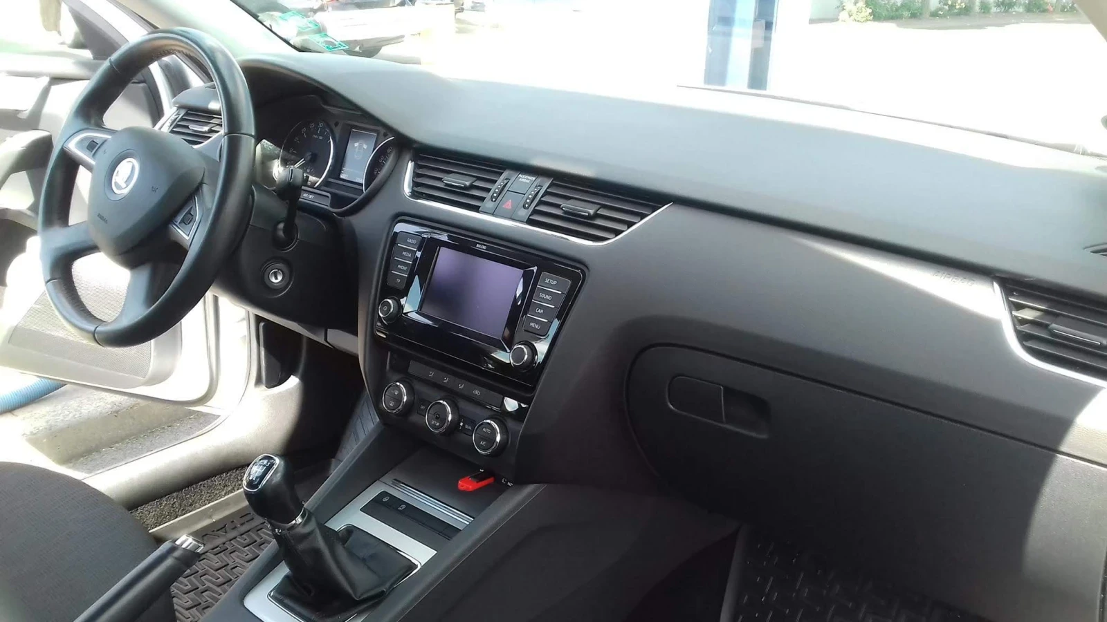 Skoda Octavia 1.6, снимка 5 - Автомобили и джипове - 55336431