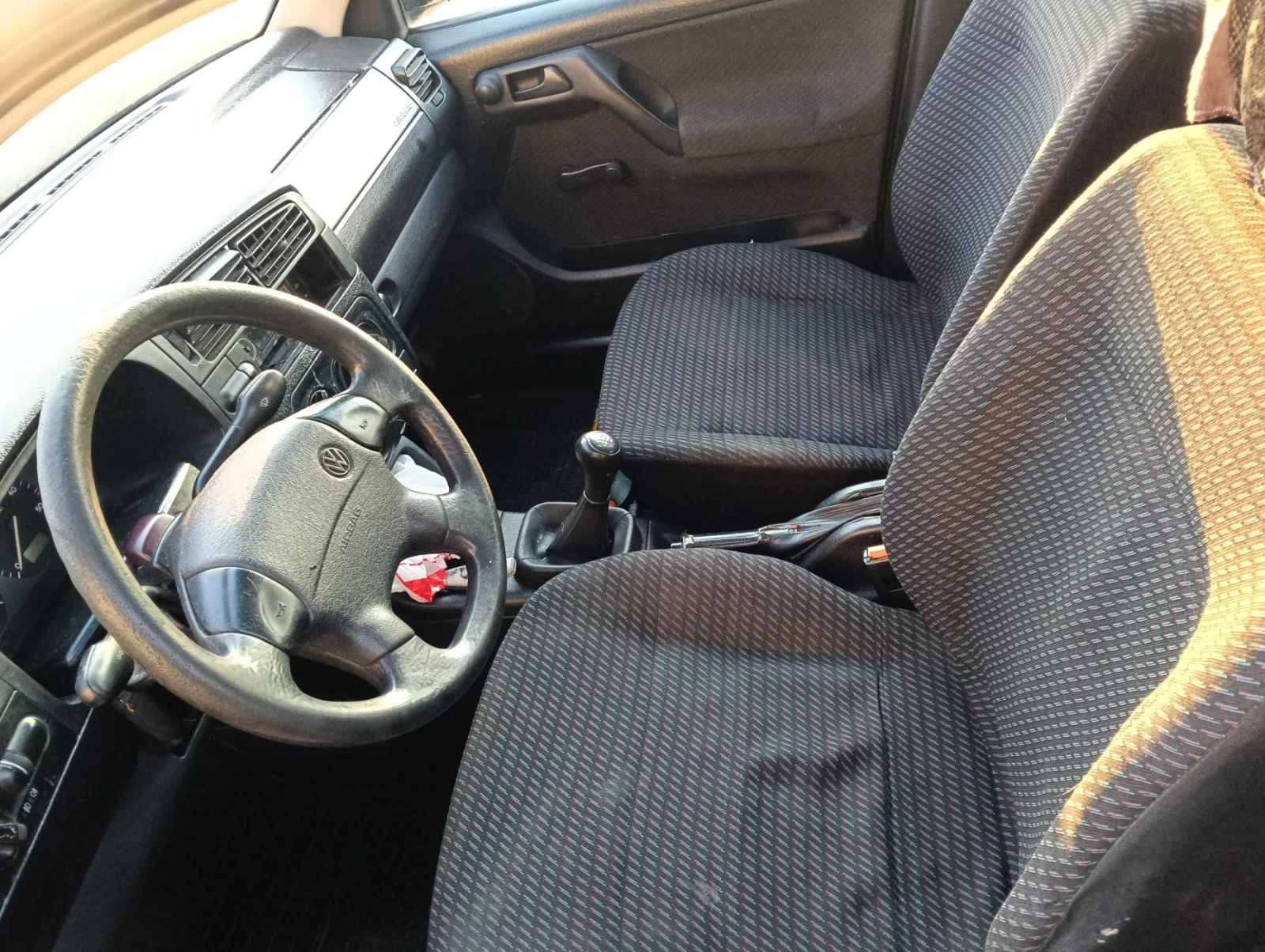 VW Vento, снимка 3 - Автомобили и джипове - 55349082