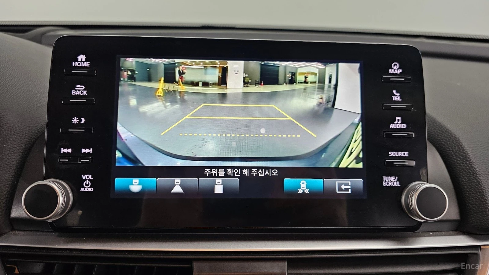 Honda Accord * ПАНО* LED* KEYLESS* Camera* ПОДГРЕВ* , снимка 14 - Автомобили и джипове - 55570781