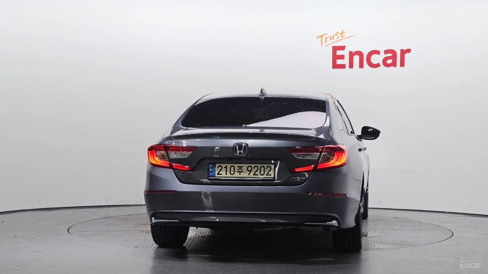 Honda Accord * ПАНО* LED* KEYLESS* Camera* ПОДГРЕВ* , снимка 4 - Автомобили и джипове - 55570781