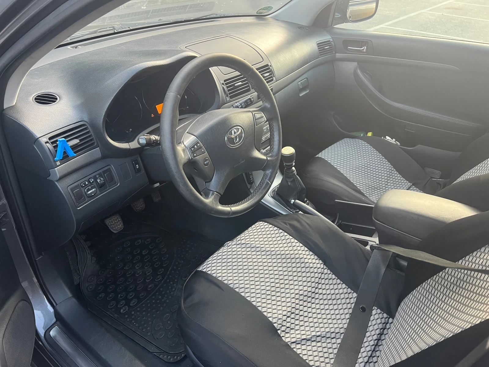 Toyota Avensis D2D, снимка 9 - Автомобили и джипове - 56381017