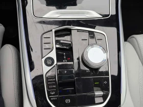 BMW X7 M60i xDrive/CARFAX/DIS/PANO/360 CAM/HUD/H/K - 68500 € / 133974.36 лв. - 29701722 17