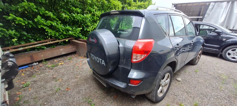 Toyota Rav4 2.2 D  2АDFTV 2006 г.     САМО НА ЧАСТИ , снимка 5 - Автомобили и джипове - 47133440