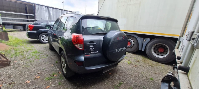 Toyota Rav4 2.2 D  2АDFTV 2006 г.     САМО НА ЧАСТИ , снимка 4 - Автомобили и джипове - 47133440