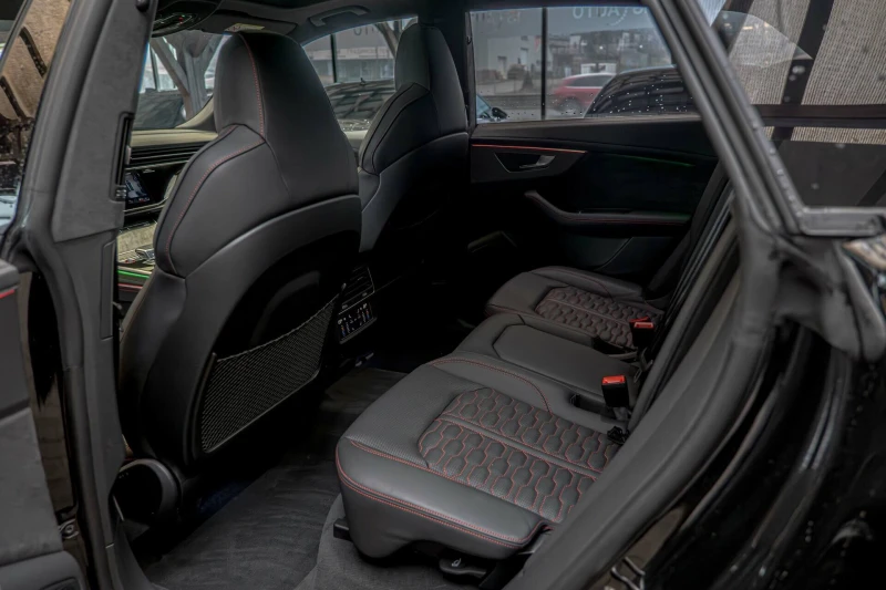 Audi RSQ8 Perf/Bang&Olufsen/Exclusiv/Dist/3D Камера/Пано, снимка 8 - Автомобили и джипове - 53225651