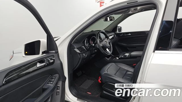 Mercedes-Benz GLS 350, снимка 10 - Автомобили и джипове - 56077588