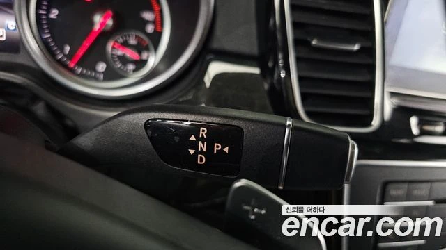 Mercedes-Benz GLS 350, снимка 9 - Автомобили и джипове - 56077588