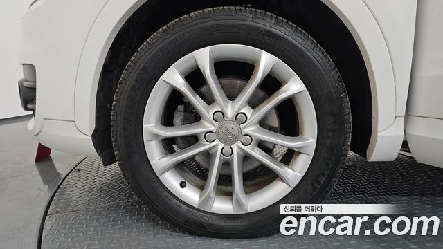 Audi Q3, снимка 5 - Автомобили и джипове - 56082428