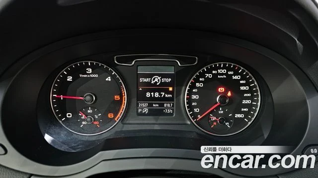 Audi Q3, снимка 8 - Автомобили и джипове - 56082428