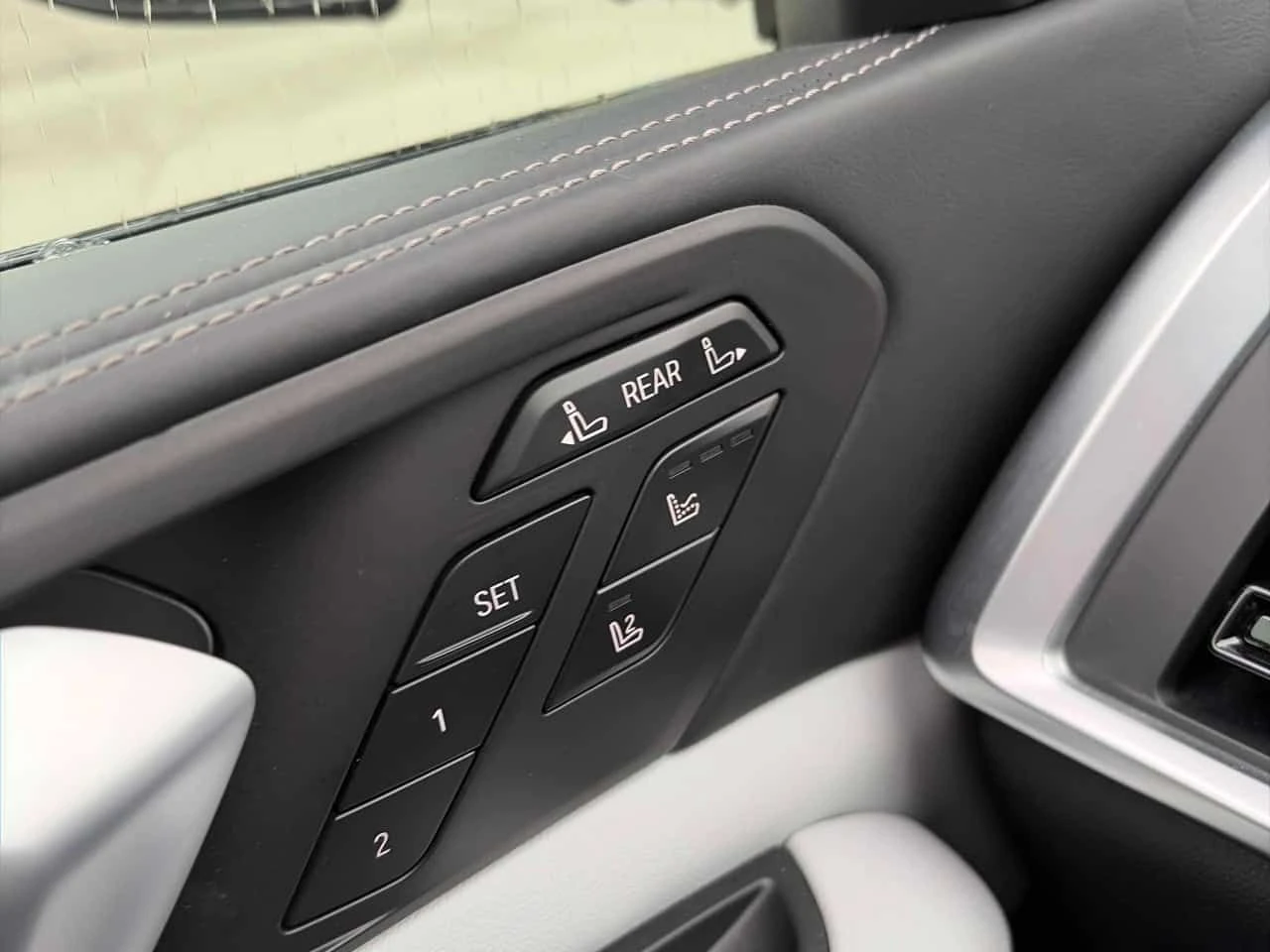 BMW X7 M60i xDrive/CARFAX/DIS/PANO/360 CAM/HUD/H/K, снимка 14 - Автомобили и джипове - 53831474