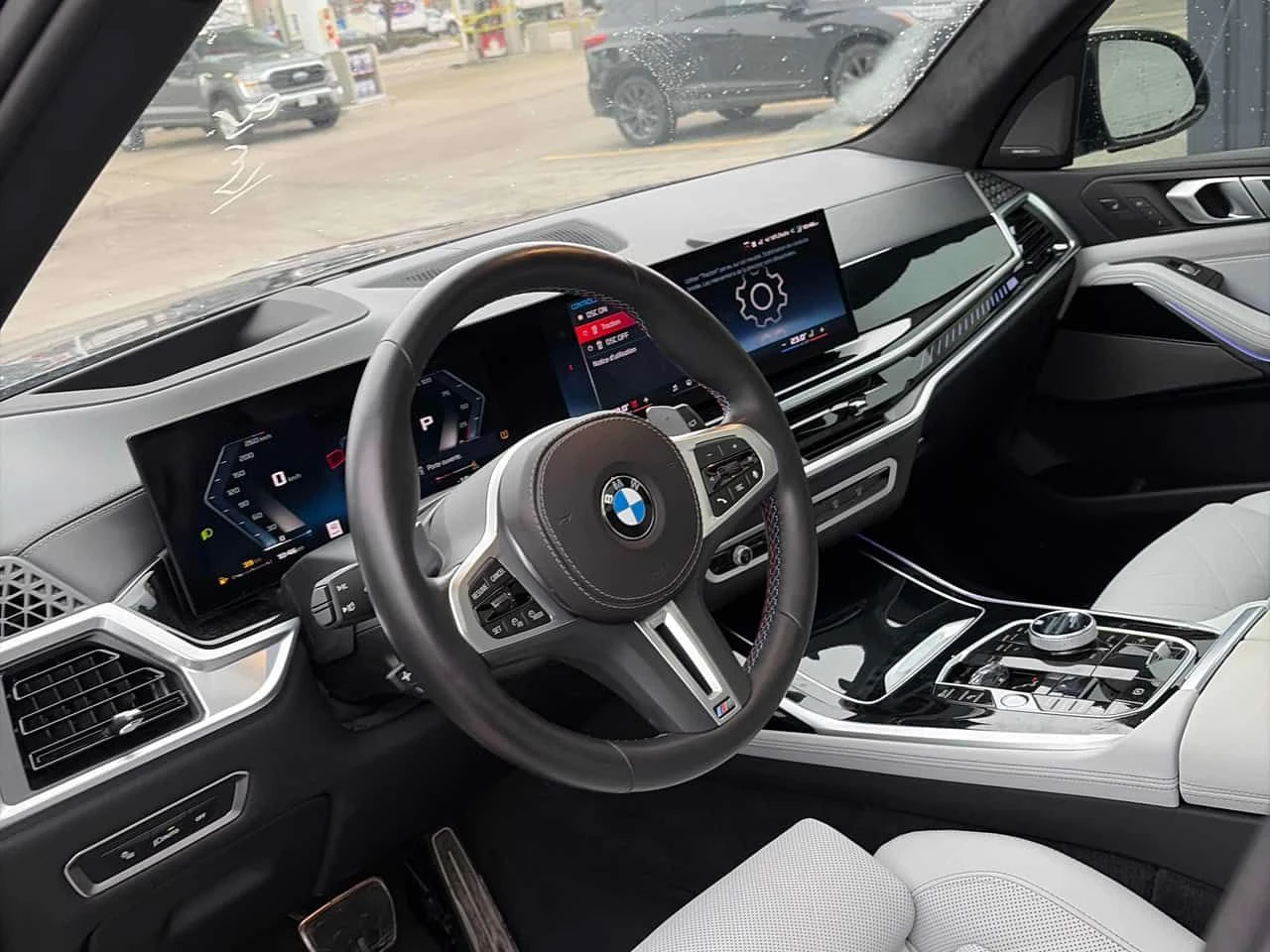 BMW X7 M60i xDrive/CARFAX/DIS/PANO/360 CAM/HUD/H/K, снимка 7 - Автомобили и джипове - 53831474