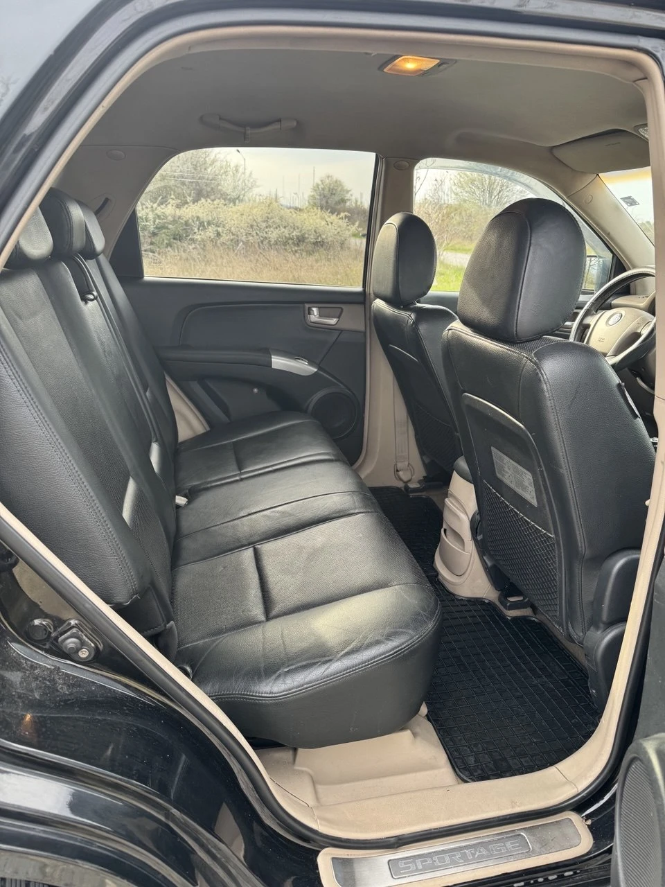 Kia Sportage 2.0 ГАЗ НОВИ ГУМИ ОБСЛУЖЕНА, снимка 8 - Автомобили и джипове - 54663941