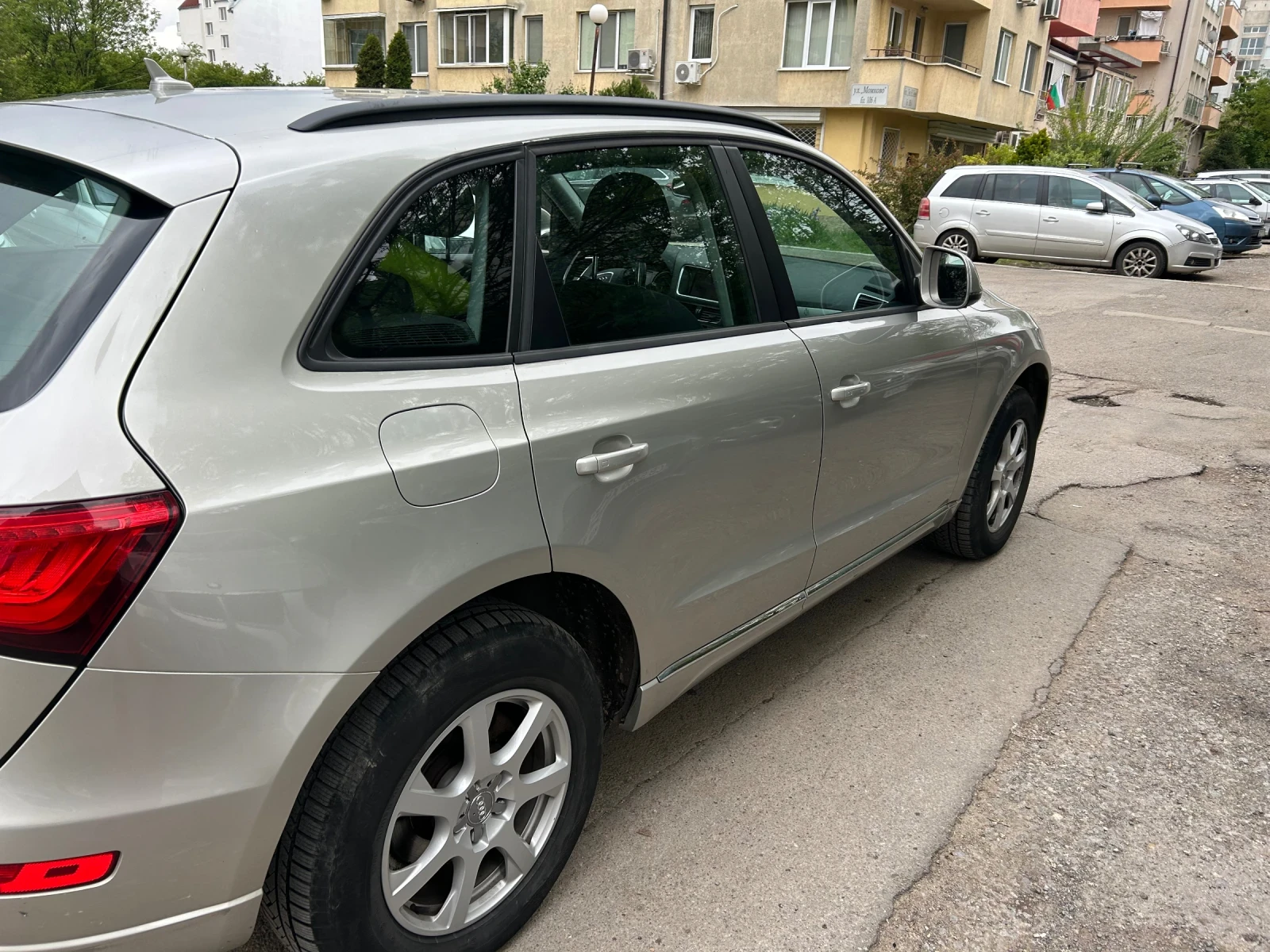 Audi Q5 2.0 TDI, снимка 4 - Автомобили и джипове - 54399455