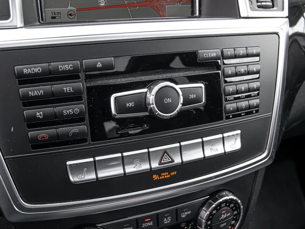 Mercedes-Benz GL 4MATIC/360 VIEW/LANE DEPARTURE/DRIVER ASSIST, снимка 16 - Автомобили и джипове - 54555267