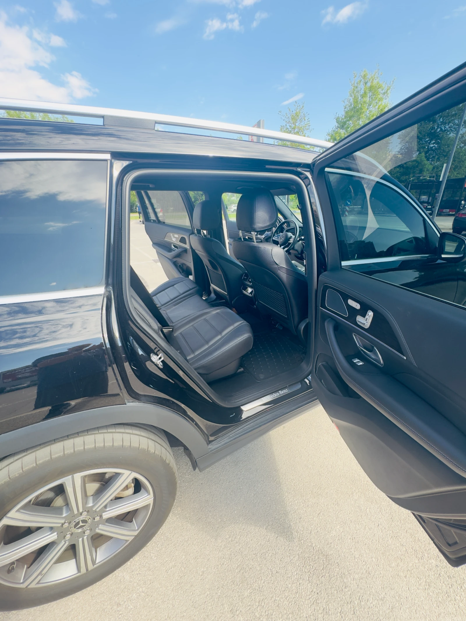 Mercedes-Benz GLS580 4M* DISTRONIK* Burmester* EQ BOOST* , снимка 12 - Автомобили и джипове - 54572196