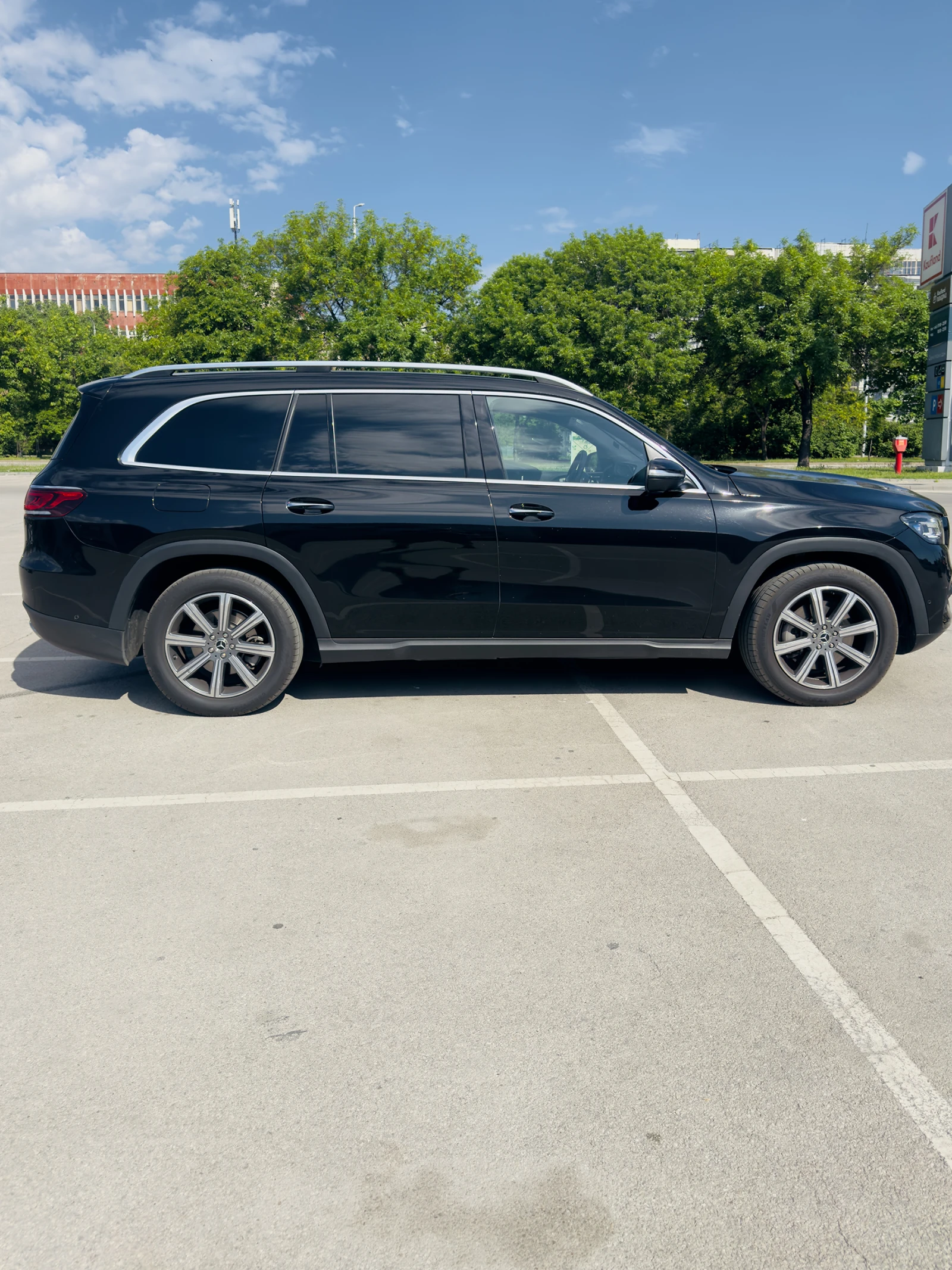 Mercedes-Benz GLS580 4M* DISTRONIK* Burmester* EQ BOOST* , снимка 8 - Автомобили и джипове - 54572196