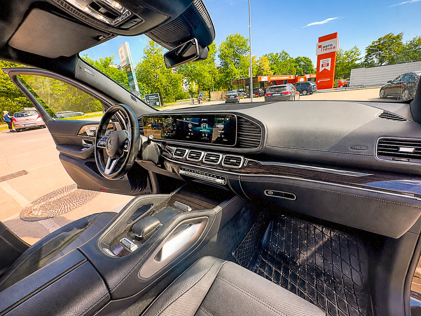 Mercedes-Benz GLS580 4M* DISTRONIK* Burmester* EQ BOOST* , снимка 13 - Автомобили и джипове - 54572196