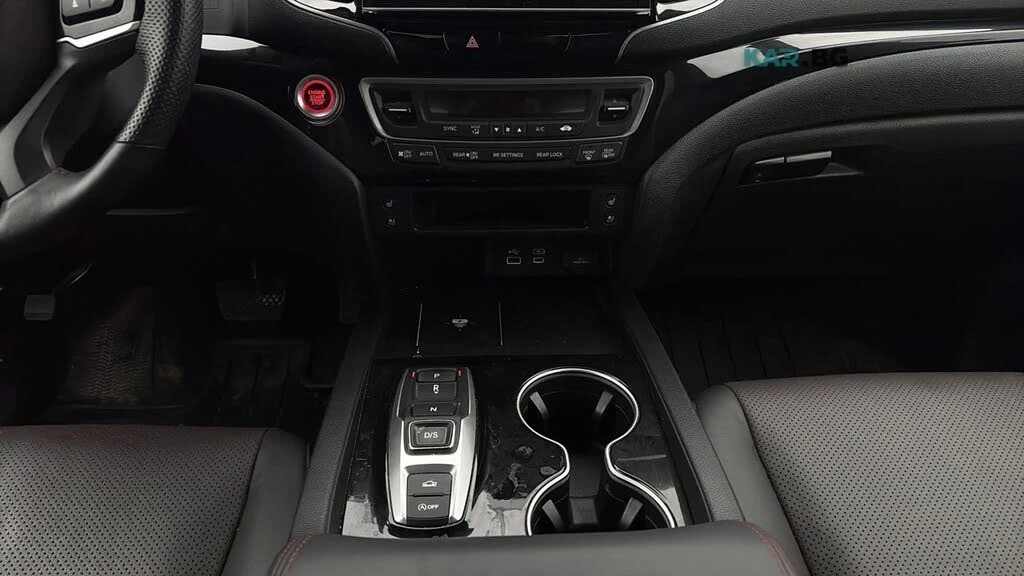 Honda Ridgeline Black Edition * AWD * АвтоКредит* (ЦЕНА ДО БГ), снимка 12 - Автомобили и джипове - 54642850