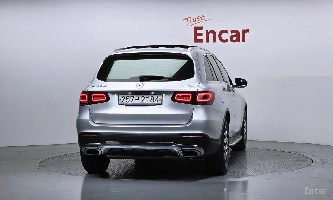 Mercedes-Benz GLC 300 4MATIC* ПОДГРЕВ* КАМЕРА* HUD* SUNROOF* , снимка 4 - Автомобили и джипове - 54996430