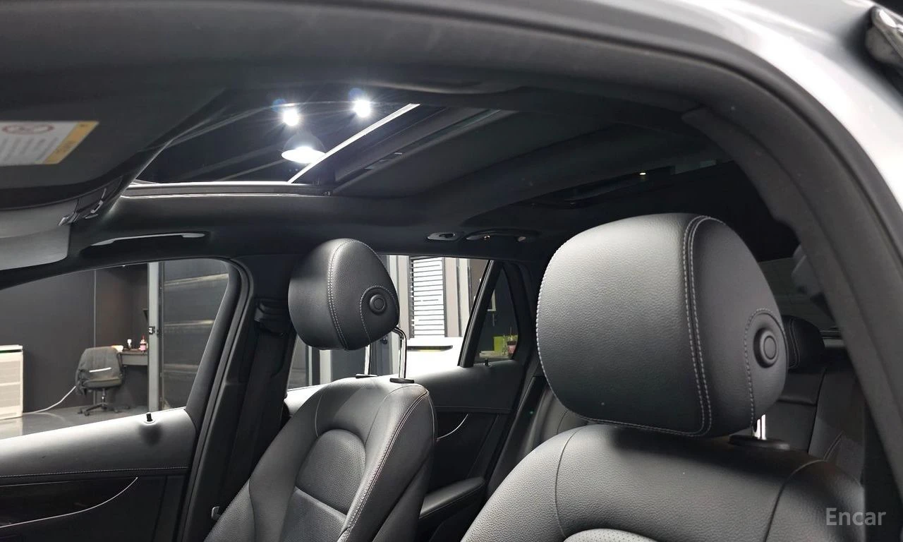 Mercedes-Benz GLC 300 4MATIC* ПОДГРЕВ* КАМЕРА* HUD* SUNROOF* , снимка 10 - Автомобили и джипове - 54996430