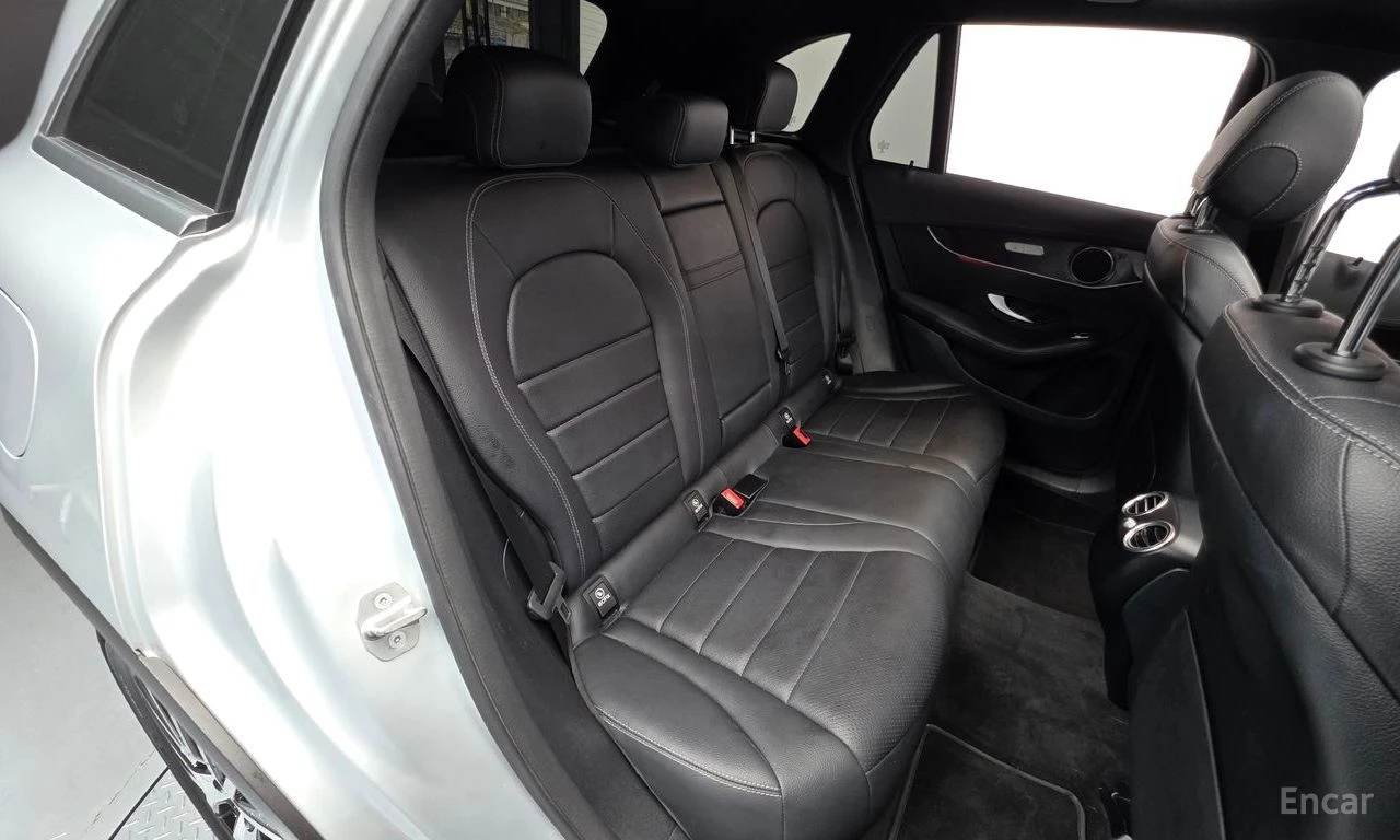 Mercedes-Benz GLC 300 4MATIC* ПОДГРЕВ* КАМЕРА* HUD* SUNROOF* , снимка 9 - Автомобили и джипове - 54996430