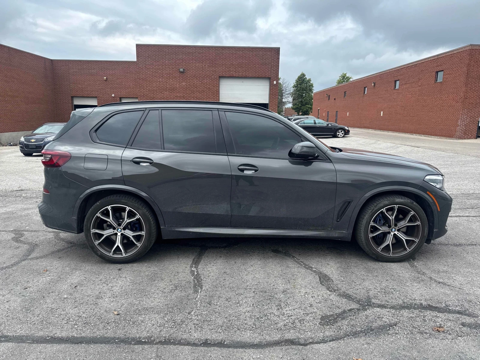 BMW X5 SWAROVSKI * ПОДГРЕВ * ПАНОРАМА * 360CAM, снимка 4 - Автомобили и джипове - 55071545