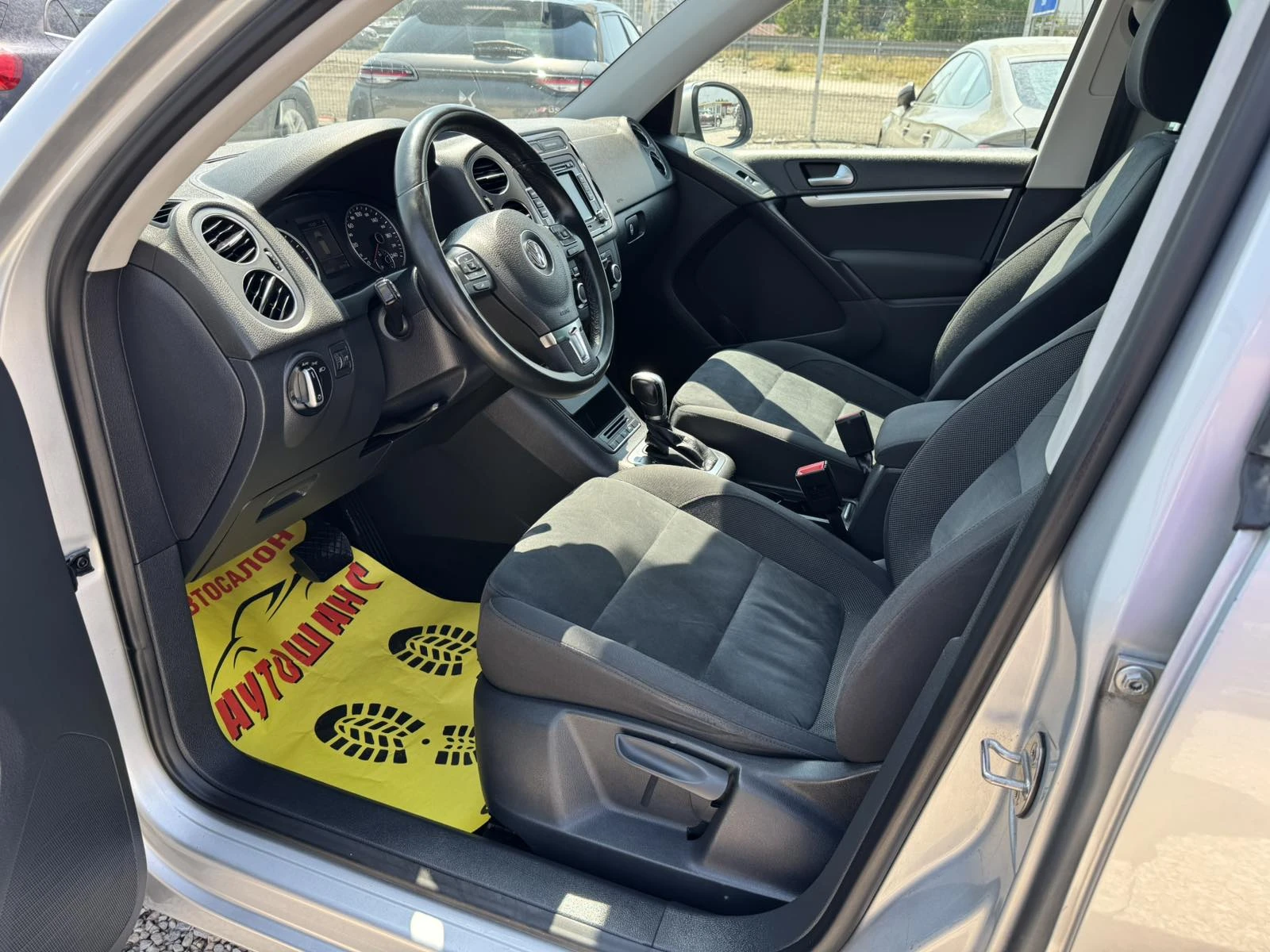 VW Tiguan 2.0TDI 4MOTION, снимка 12 - Автомобили и джипове - 55586799
