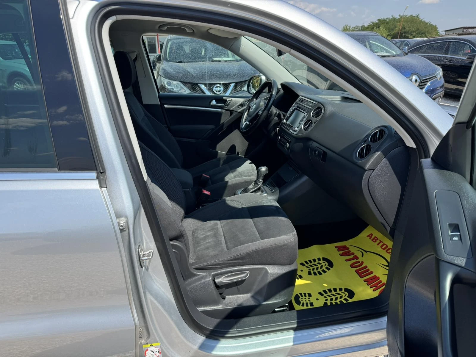 VW Tiguan 2.0TDI 4MOTION, снимка 14 - Автомобили и джипове - 55586799