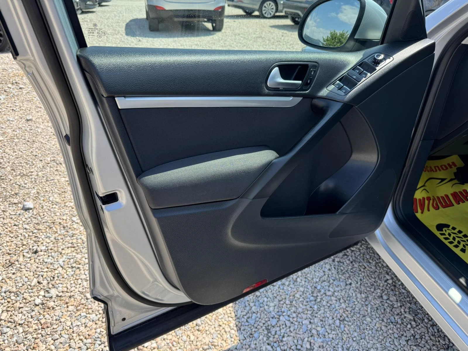 VW Tiguan 2.0TDI 4MOTION, снимка 11 - Автомобили и джипове - 55586799