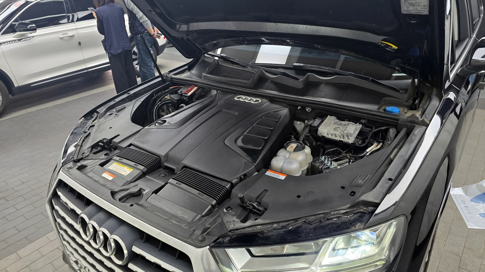 Audi Q7 45 TFSI quattro* ЕЛ. БАГАЖНИК* ЛЮК* КРАЙНА ЦЕНА, снимка 6 - Автомобили и джипове - 55593549