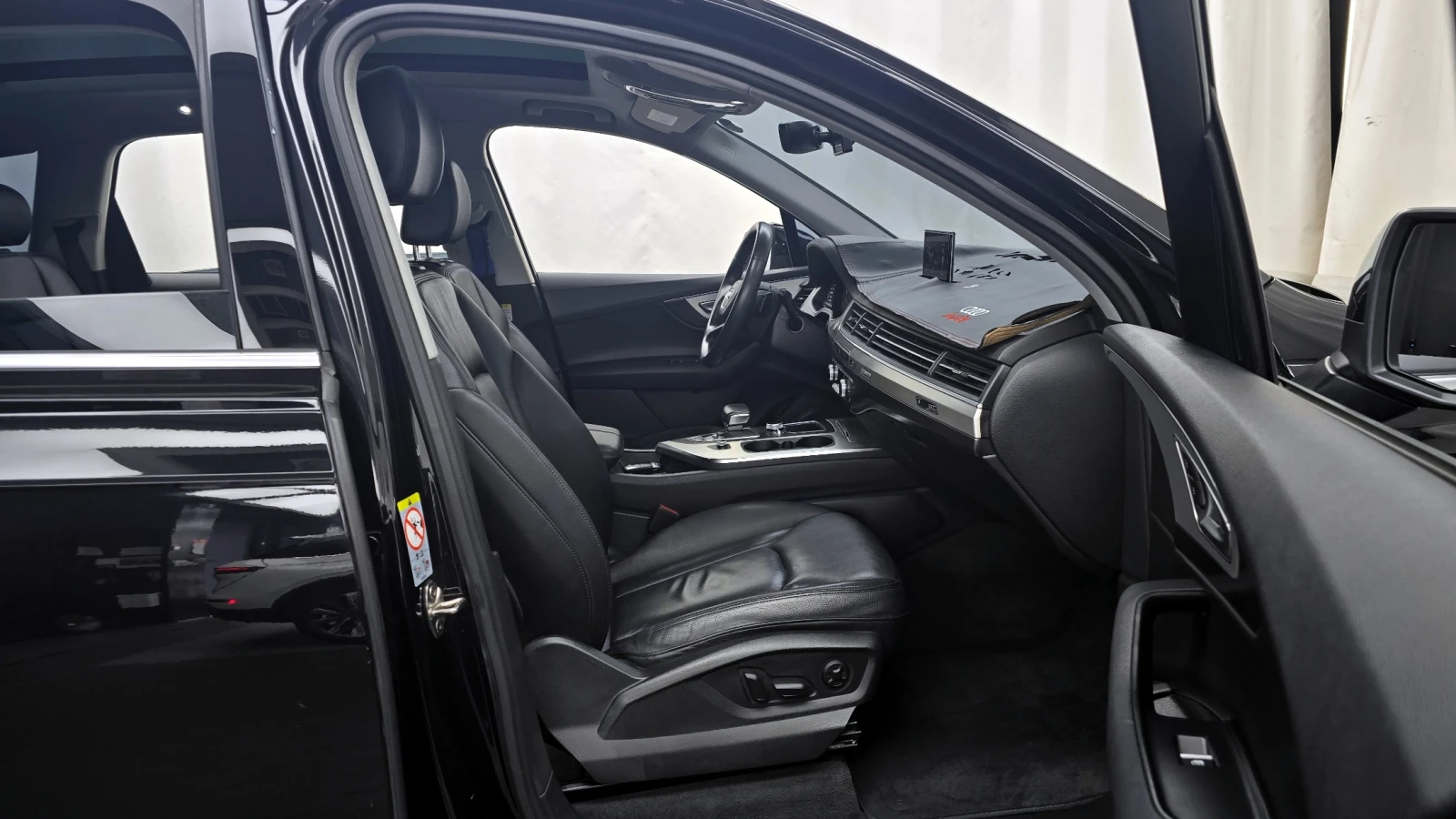 Audi Q7 45 TFSI quattro* ЕЛ. БАГАЖНИК* ЛЮК* КРАЙНА ЦЕНА, снимка 11 - Автомобили и джипове - 55593549