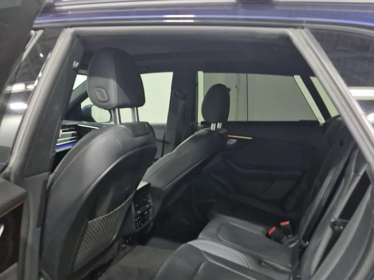 Audi Q8 * S-Line * CARFAX * Един собственик * От VW * , снимка 10 - Автомобили и джипове - 55784506