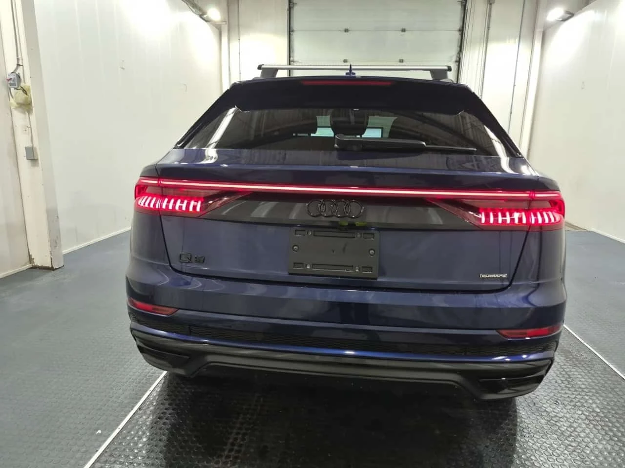 Audi Q8 * S-Line * CARFAX * Един собственик * От VW * , снимка 4 - Автомобили и джипове - 55784506
