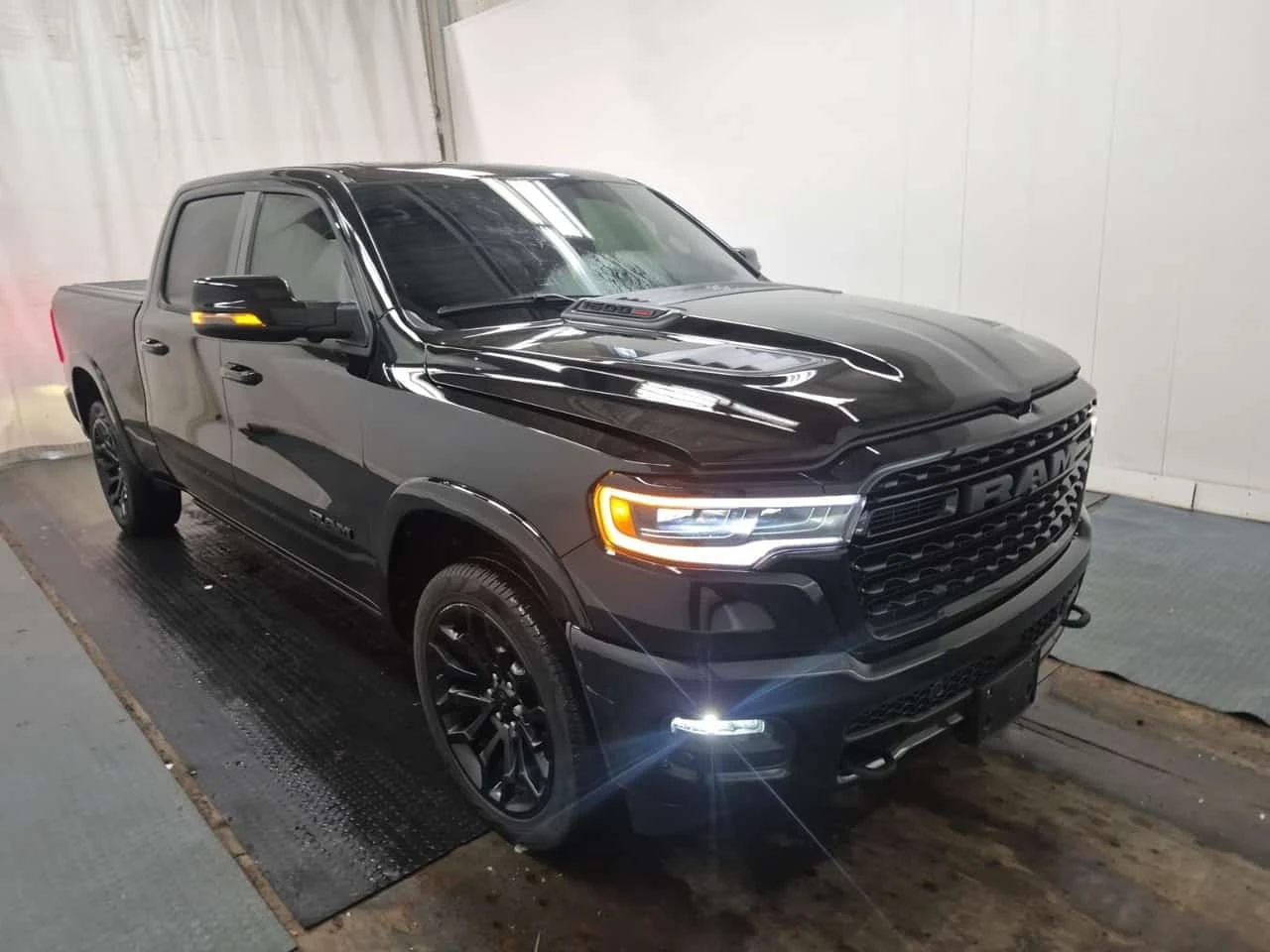 Dodge RAM 1500  Limited / 360 / HUD / ��������� / Carfax  | Mobile.bg � ����������� 5