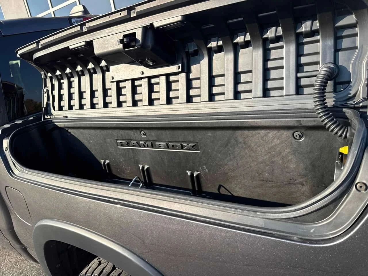 Dodge RAM 1500, снимка 16 - Автомобили и джипове - 56739794