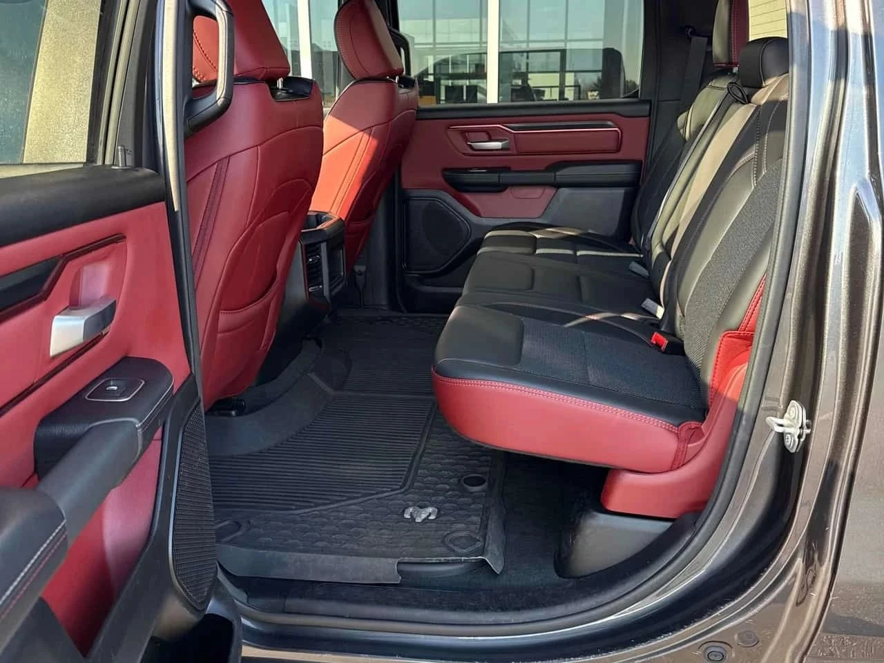 Dodge RAM 1500, снимка 11 - Автомобили и джипове - 56739794