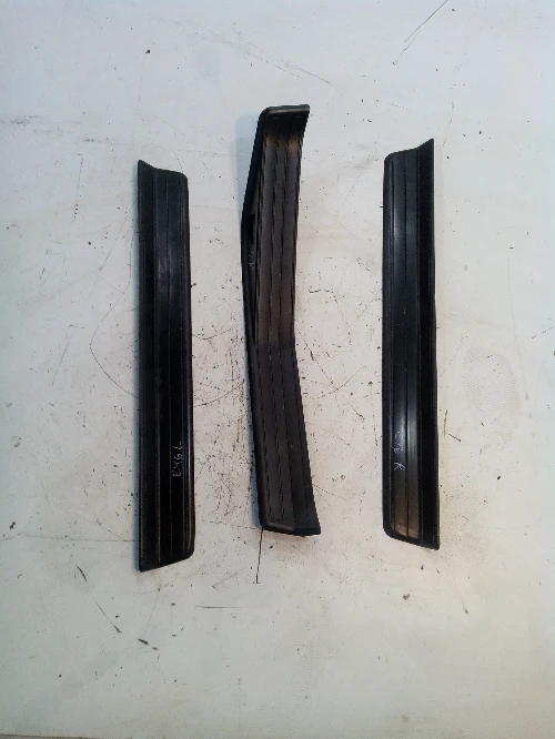 Пластмасов декоративен праг за БМВ Е46 320D комби (преден-заден-ляв-десен)