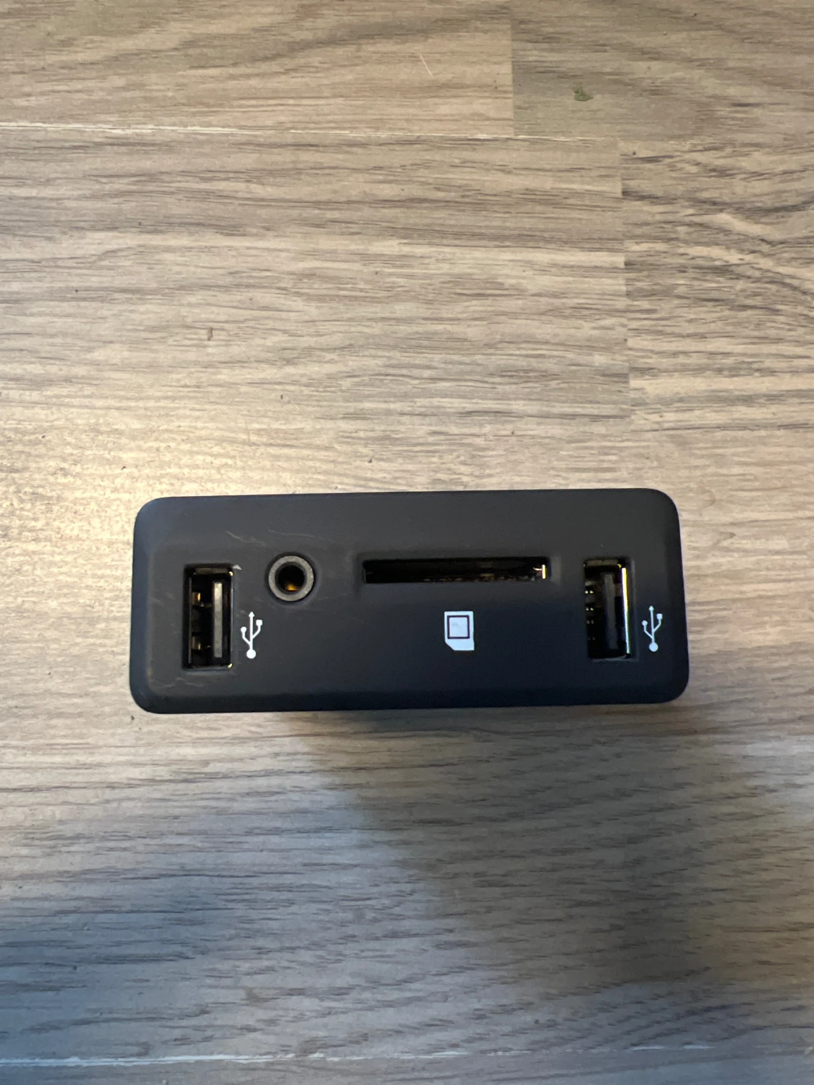 280238265R USB AUX SD    RENAULT MEGANE 4  280238265R---,C1 | Mobile.bg   1