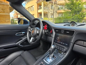 Porsche 911 Targa 4 GTS PDK Black Edition, снимка 12
