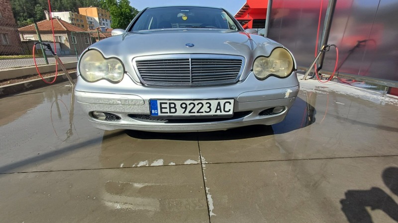 Mercedes-Benz C 180, снимка 7 - Автомобили и джипове - 46229557