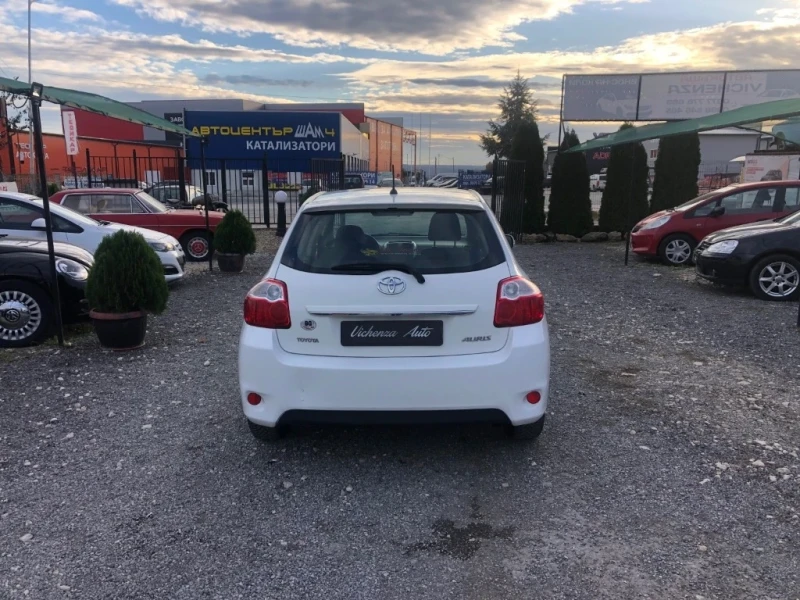 Toyota Auris Aurys, снимка 8 - Автомобили и джипове - 47490725