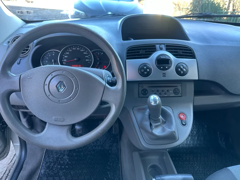 Renault Kangoo 1.6, снимка 7 - Автомобили и джипове - 48738569