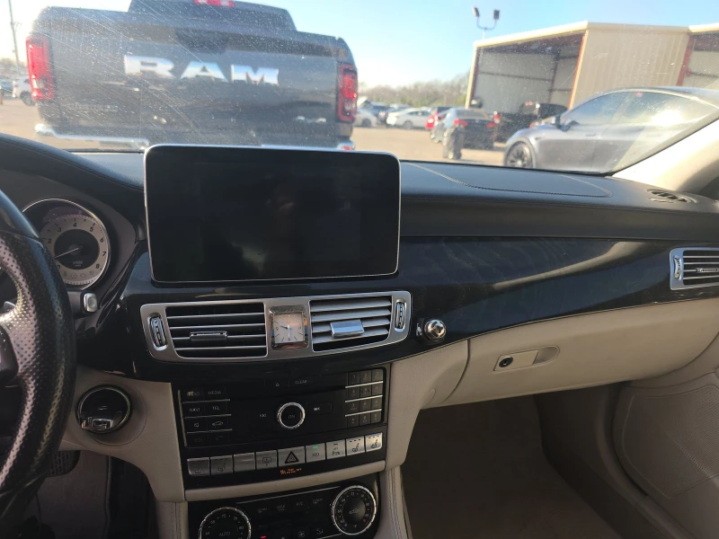 Mercedes-Benz CLS 400 AMG* PACK* HARMON* KARDON* ПОДГРЕВ* ОБДУХВАНЕ* , снимка 11 - Автомобили и джипове - 53458873