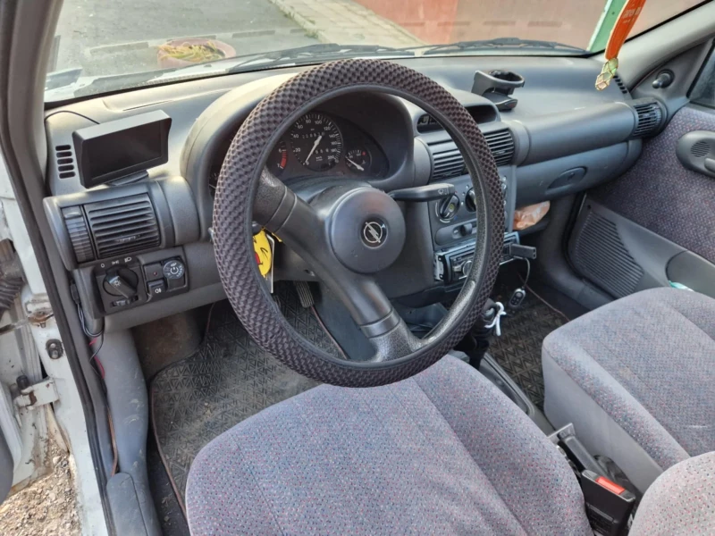 Opel Corsa 1.4  - 2800 лв. / 1431.62 € - 16297947 1