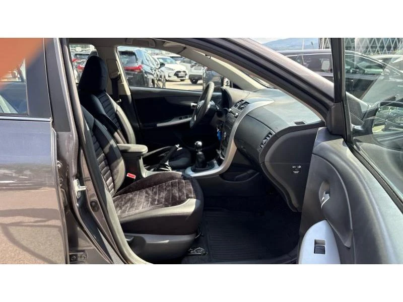 Toyota Corolla SDN 1.6VVT-I TERRA 6MT, снимка 6 - Автомобили и джипове - 54626837