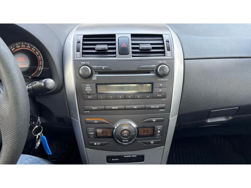Toyota Corolla SDN 1.6VVT-I TERRA 6MT, снимка 15 - Автомобили и джипове - 54626837